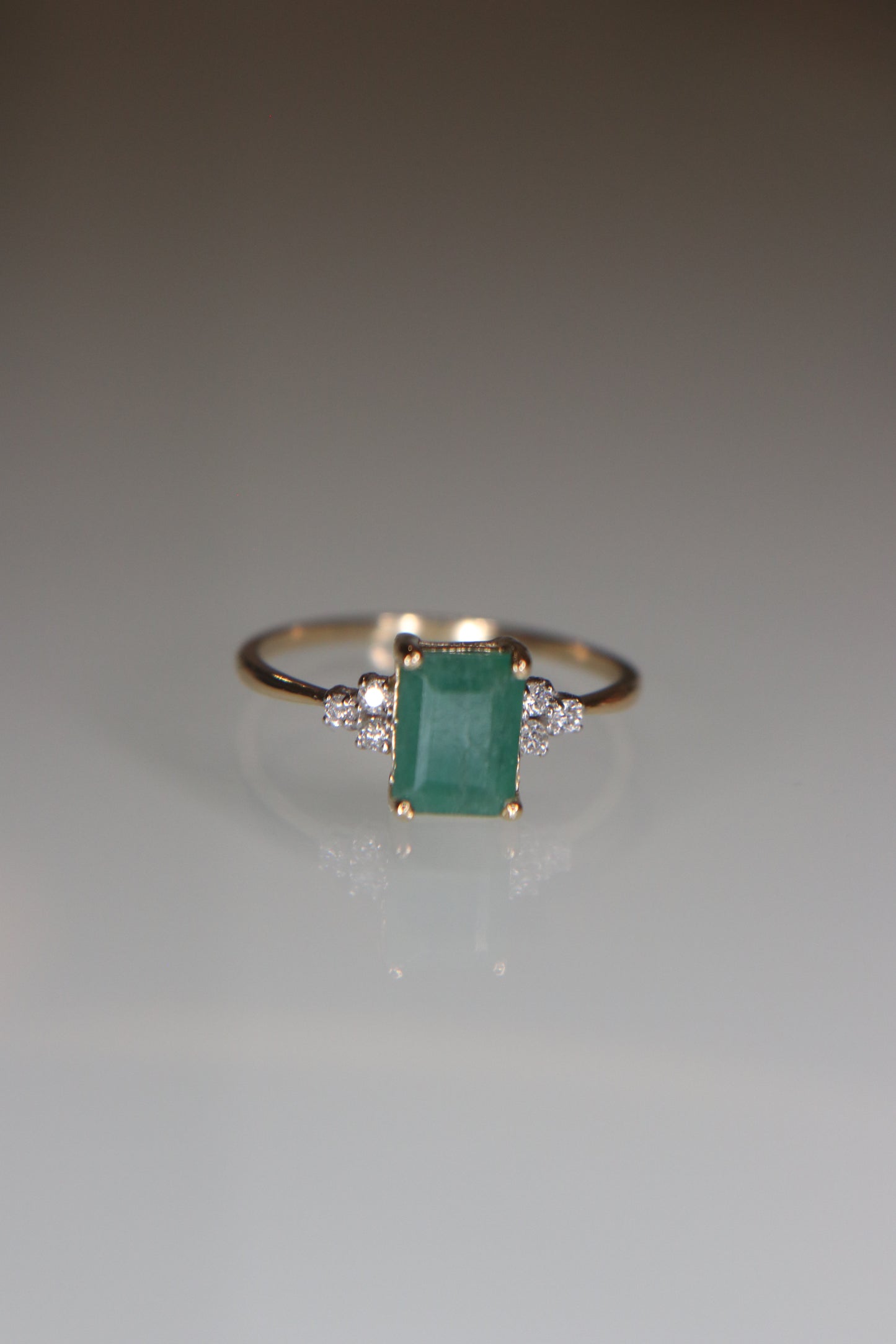 Anillo esmeralda corte esmeralda