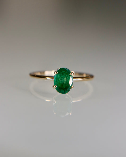 Solitario esmeralda oval