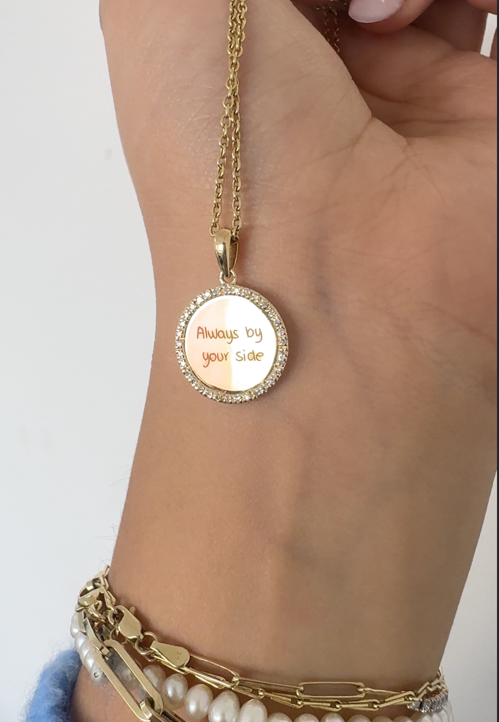 Medalla halo de diamantes personalizable