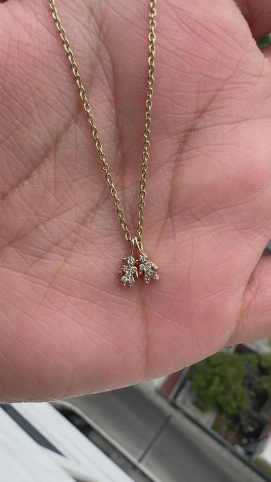 Dije niño/niña con diamante